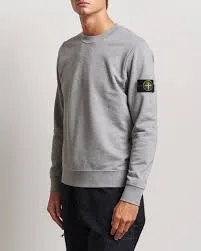 Pull Stone Island confort et style urbain