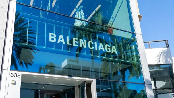 Balenciaga Handbags for Stylish and Functional Living Featured Image