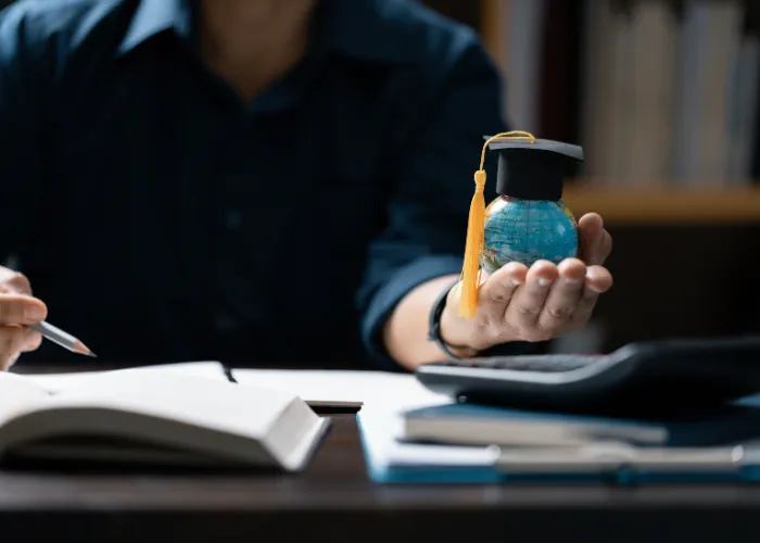 How to Plan Your Finances for Studying Abroad